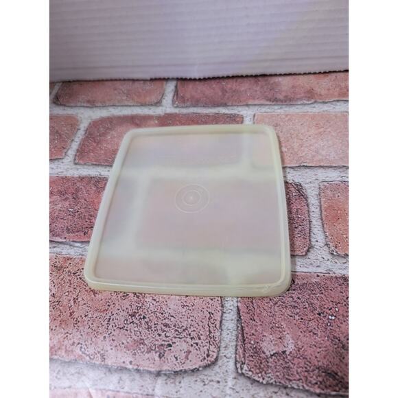 Vintage TUPPERWARE Clear Plastic Sandwich Container With Lids #670-29 #670-31 - Picture 6 of 7